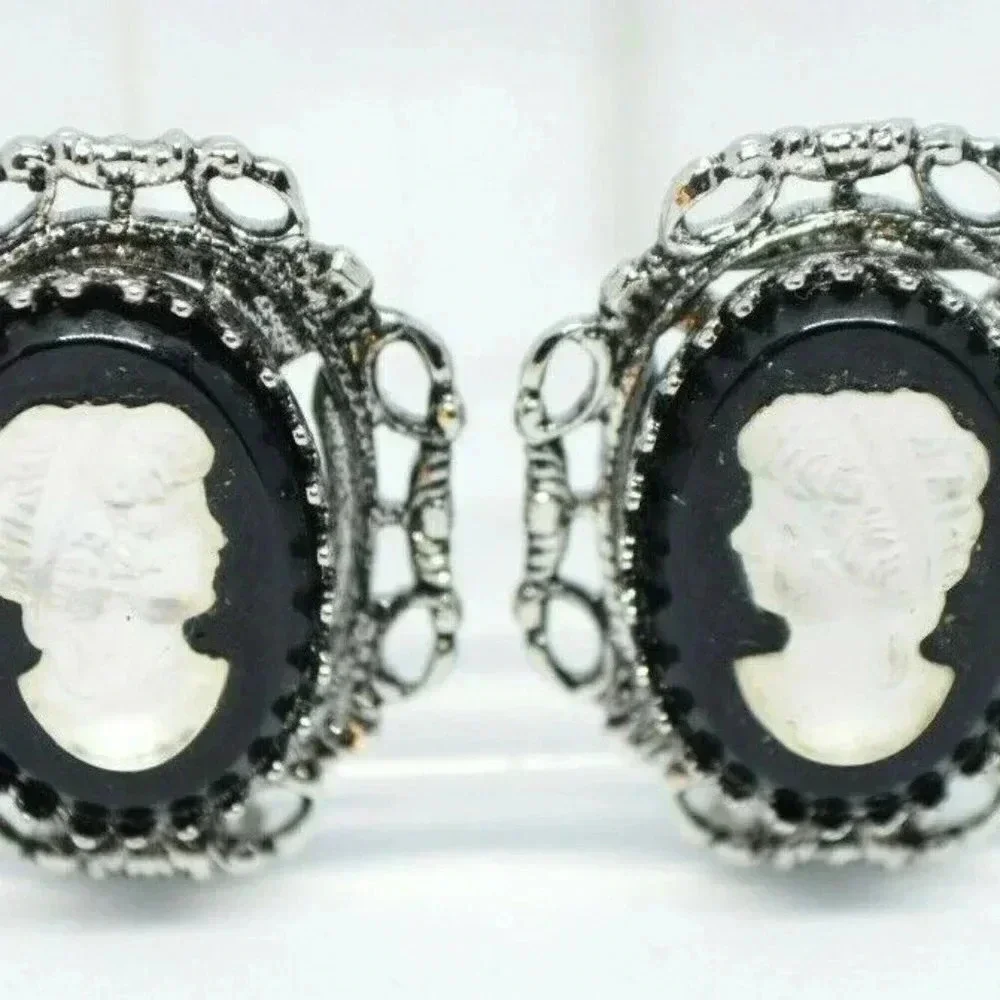 Clear Lucite Black Cameo Silver Tone Vintage Clip
